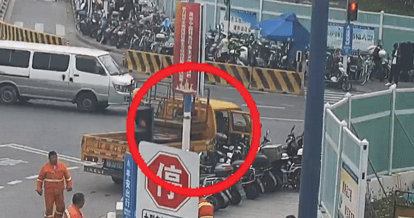 工程车无故开启“自动驾驶”模式? 工程车无故开启“自动驾驶”模式?