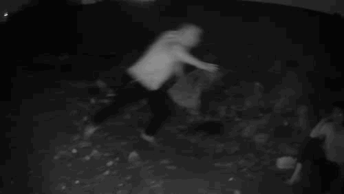 “绝望的小偷”遇到豪华抓捕阵容…“你们不要过来！”