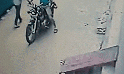 “查他！”资阳特警扮演人贩子演技逼真吓坏网友