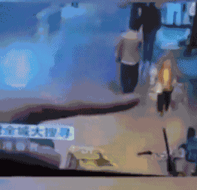 “查他！”资阳特警扮演人贩子演技逼真吓坏网友