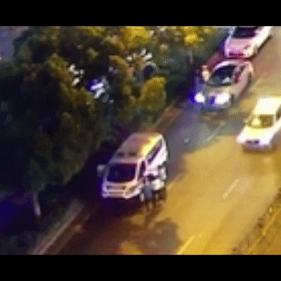 女童摔伤头部血流不止,辅警紧急护送就医 女童摔伤头部血流不止,辅警紧急护送就医