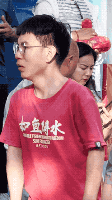 考场外的这对母子感动全网!比“旗袍妈妈”更美... 考场外的这对母子感动全网!比“旗袍妈妈”更美...