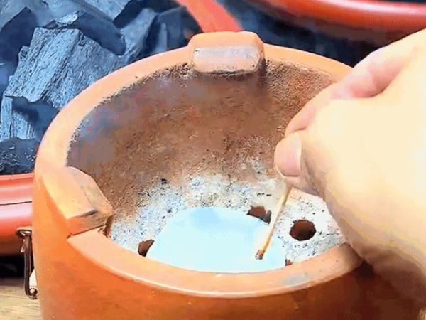 固体酒精起火 严禁用水灭火 固体酒精起火 严禁用水灭火