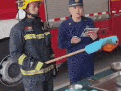 固体酒精起火 严禁用水灭火 固体酒精起火 严禁用水灭火