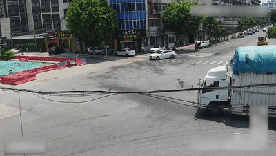 你在烈日下撑起电缆的样子，真帅！