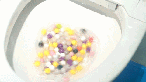 上厕所途中千万不要冲厕所，因为……