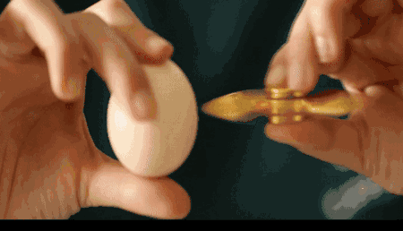 小孩玩氢气球瞬间爆燃,妈妈严重烧伤…… 小孩玩氢气球瞬间爆燃,妈妈严重烧伤……