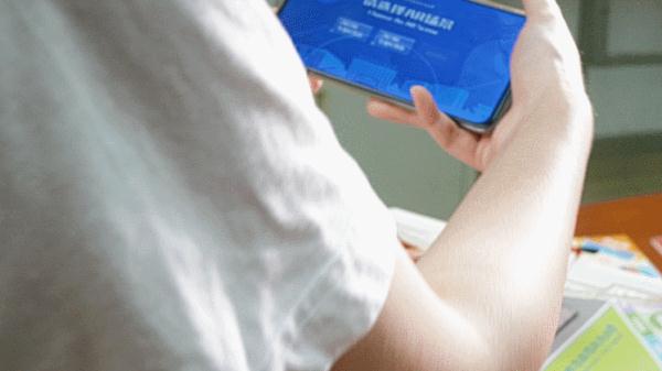 谁家毕业生人手一架飞机？