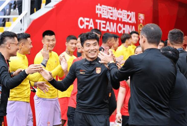 中国男足友谊赛4:0击败缅甸队