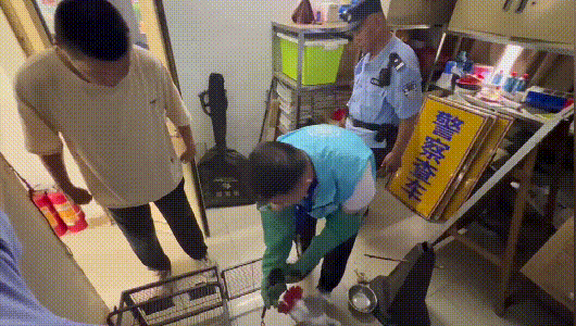 天上突然飞落一“神奇物种”，真实身份让民警想不到