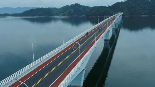 追光｜赏千岛湖美景的绝佳方式？在亚运赛道来一场骑行