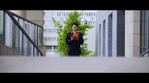 十年前他是植物学“学霸”,十年后他是网警“尖兵”! 十年前他是植物学“学霸”,十年后他是网警“尖兵”!