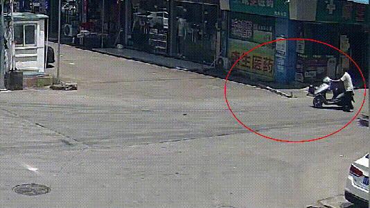 一定是特别的“缘分”!男子想给摩托车换锁,谁知道换锁师傅和ta关系不简单 一定是特别的“缘分”!男子想给摩托车换锁,谁知道换锁师傅和ta关系不简单