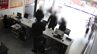 网恋十年，上演大型“奔现”社死现场
