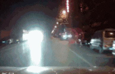 开车被远光灯“闪”，可以“闪”回去吗？