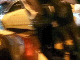 毒贩被抓后装傻充愣,民警:你装哪个口袋我都看得一清二楚! 毒贩被抓后装傻充愣,民警:你装哪个口袋我都看得一清二楚!