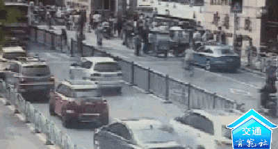 离谱!货车失控撞墙,交警到场赫然发现油门上卡着一只… 离谱!货车失控撞墙,交警到场赫然发现油门上卡着一只…