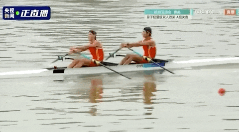 这是夺首金那个姑娘的手！还有这波刷屏……