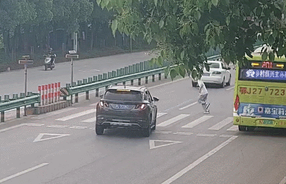 开车最怕“鬼探头”？五招教你这样应对