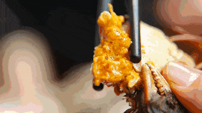 为了揭穿“新型蟹卡骗局”，小编特意吃了只螃蟹……