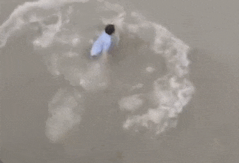 泪目！儿子溺亡16年后，这位木工跳河救人牺牲