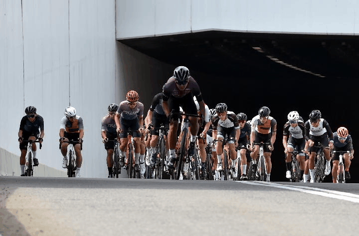 香港举办单车节 逾5000人参加