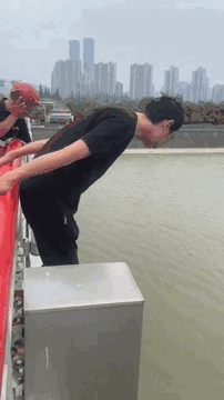 人间清醒!刷屏热搜、当火炬手的他,又送起了外卖→ 人间清醒!刷屏热搜、当火炬手的他,又送起了外卖→