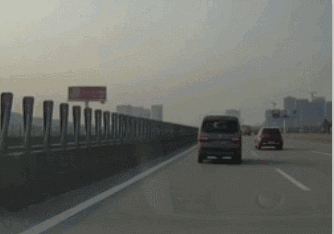 司机超员被查，反问：交警小孩也是人吗？