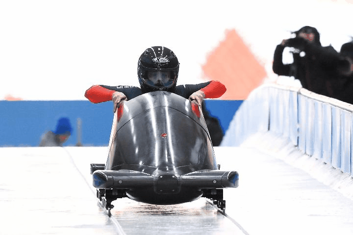“十四冬”雪车:怀明明、李纯键/吴青泽分获女子单人和男子双人冠军 “十四冬”雪车:怀明明、李纯键/吴青泽分获女子单人和男子双人冠军