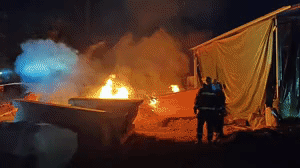 午夜惊魂！深夜棺材加工厂起火