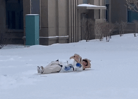 一个双向奔赴的温暖故事!冰城小哥在路上“捡”回两个“小金豆”,5天后他瞬间破防 一个双向奔赴的温暖故事!冰城小哥在路上“捡”回两个“小金豆”,5天后他瞬间破防