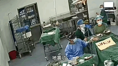余震已1104次！新疆地震局：还将持续；地震中的手术，这一幕感动全网→