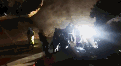 小区路口狭路相逢,贵州两司机大打出手!只因这个举动 小区路口狭路相逢,贵州两司机大打出手!只因这个举动