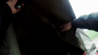 货车车厢搭车棚还载人,既危险又违法! 货车车厢搭车棚还载人,既危险又违法!