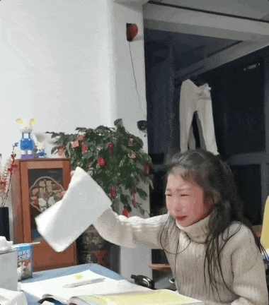 “神兽”归笼，“寒假作业赶工”名场面再现