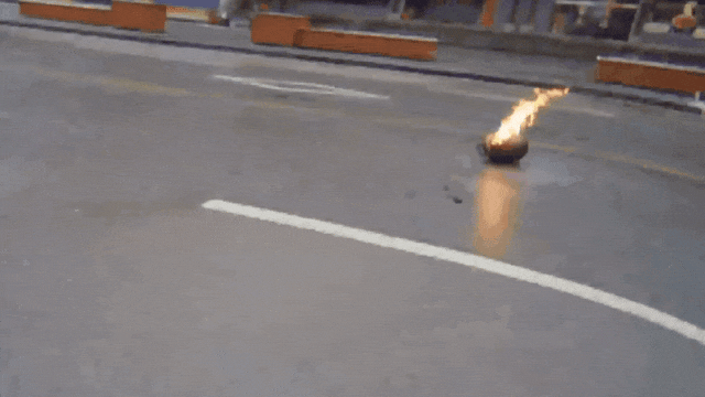 液化气罐着火,他冲了上去! 液化气罐着火,他冲了上去!