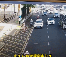 男子骑电动车摔倒后躺卧在地！还好有“它”！