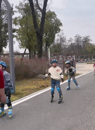 这一幕刷屏了！今天武汉人都在发朋友圈……