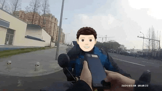 交警拦下闯红灯男子,竟查无此人!结局出人意料 交警拦下闯红灯男子,竟查无此人!结局出人意料