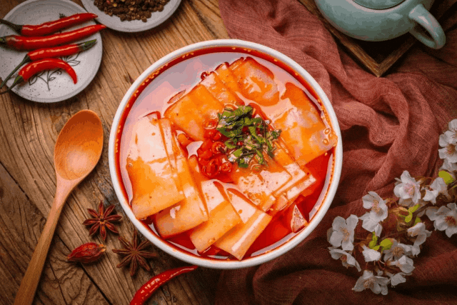 天水麻辣烫火爆出圈,甘肃其他地方的麻辣烫坐不住了 天水麻辣烫火爆出圈,甘肃其他地方的麻辣烫坐不住了