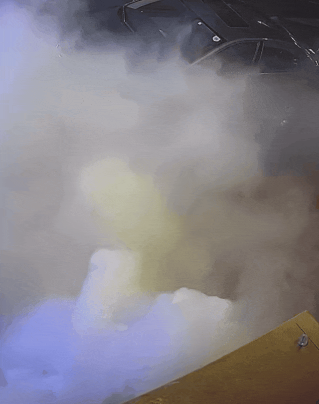 过犹不及! 街道电瓶充电柜冒烟起火,只因这个错误操作 过犹不及! 街道电瓶充电柜冒烟起火,只因这个错误操作