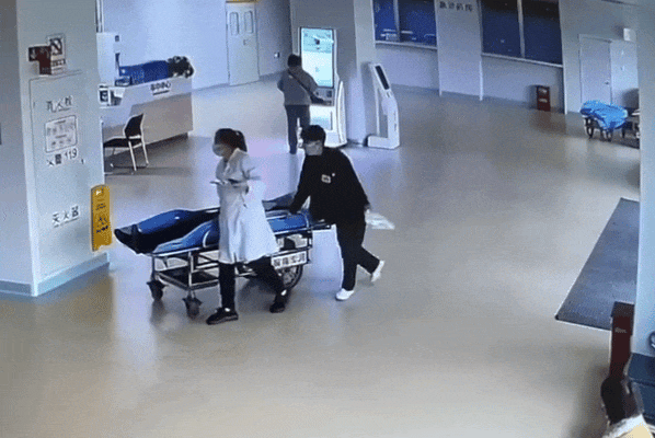 大学生乘坐网约车秒变“代驾” 网友怒赞:好样的! 大学生乘坐网约车秒变“代驾” 网友怒赞:好样的!