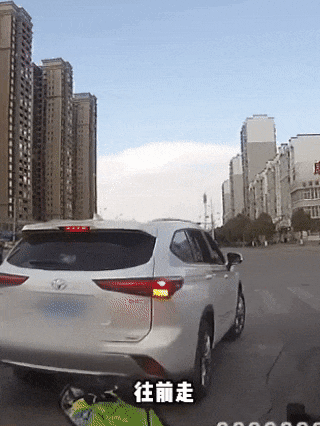 云南女骑警杨倩、赵亚萍,太飒了! 云南女骑警杨倩、赵亚萍,太飒了!