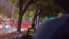 “感谢你们！陪她走过最难过的路……”