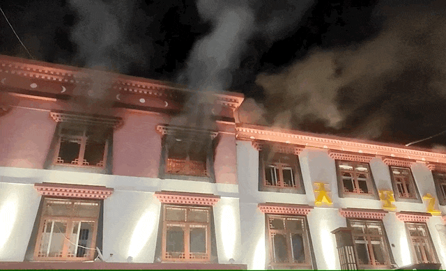 突发火灾,小学生从容操作救了一条街! 突发火灾,小学生从容操作救了一条街!