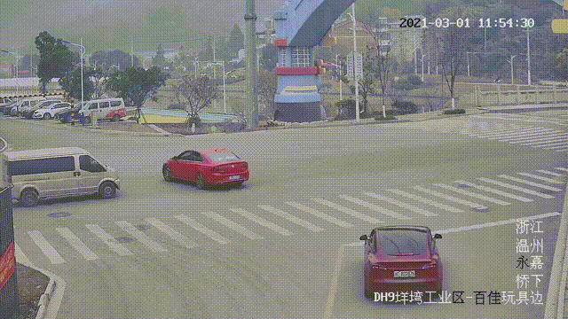 “五一”假期将至,家长、小朋友切记要远离这些交通安全隐患! “五一”假期将至,家长、小朋友切记要远离这些交通安全隐患!