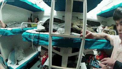 男子冒充机主让亲友“紧急转账”,铁警及时阻止! 男子冒充机主让亲友“紧急转账”,铁警及时阻止!