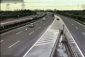 开车慢≠安全!这样“龟速”行驶很危险 开车慢≠安全!这样“龟速”行驶很危险