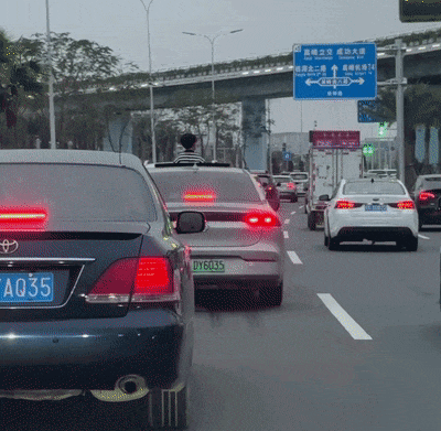 太可怕!事发厦门!街头竟出现这惊险一幕…… 太可怕!事发厦门!街头竟出现这惊险一幕……