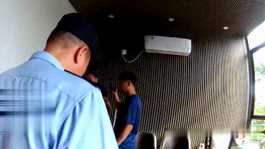 “不速之客”夜闯民宅，男子一觉醒来吓得报警！